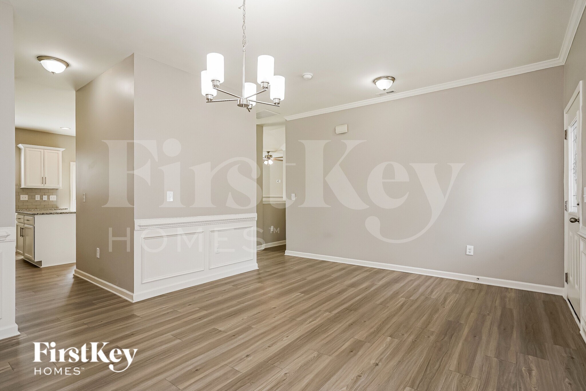 Building Photo - 100 N Great White Way