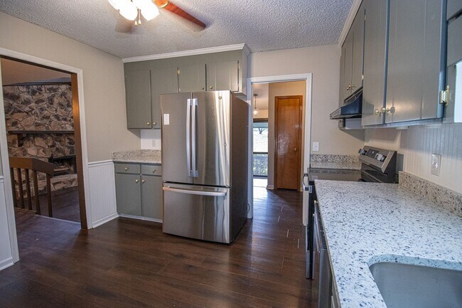 Building Photo - Beautiful Three Bedroom Home for Rent – 1440 Land of Lakes Circle, Lexington, SC