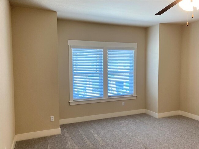Building Photo - 2930 Grand Oaks Loop