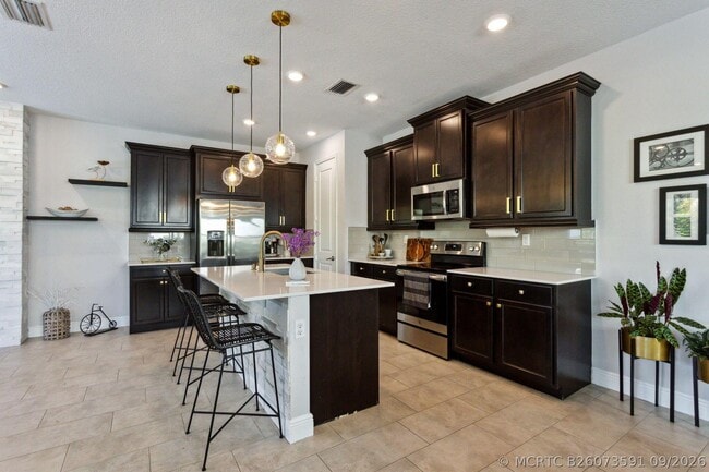 Building Photo - 990 Veleiros Blvd