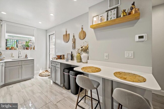 Building Photo - 1225 Tree St