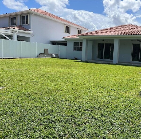 Building Photo - 4101 SW 148th Pl