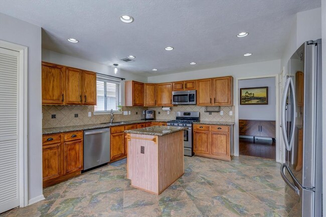 Building Photo - 16022 Capistrano Falls Dr