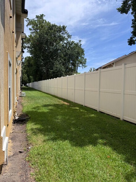 Building Photo - 9411 Osprey Branch Trl
