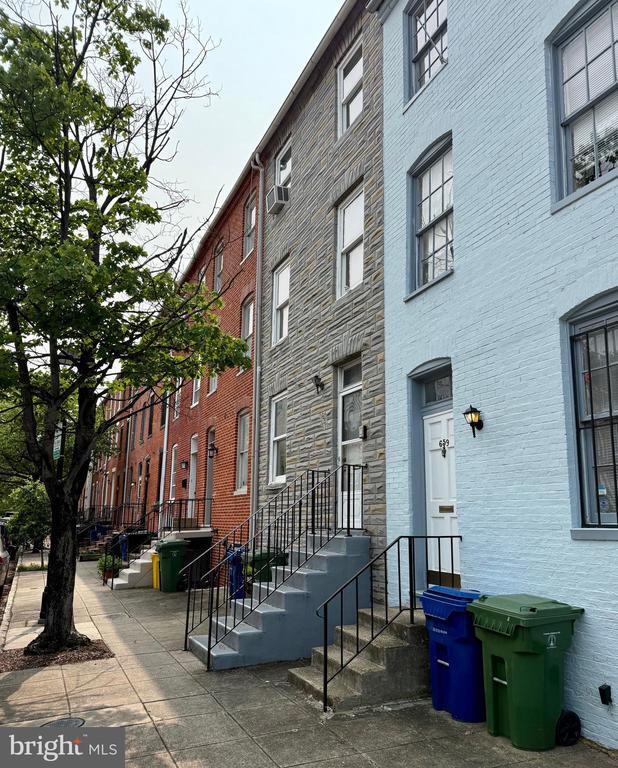 Primary Photo - 659 Portland St
