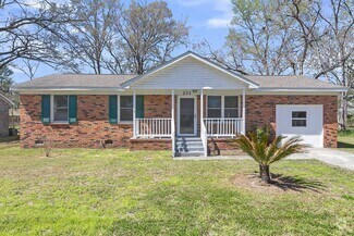 Building Photo - Beautifully Renovated 4-Bedroom Home in Go...