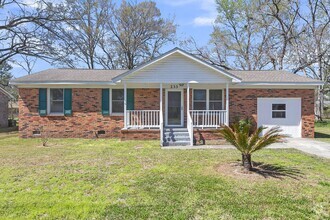 Building Photo - Beautifully Renovated 4-Bedroom Home in Go...