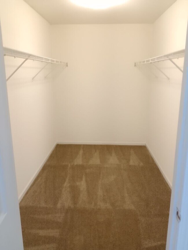 Building Photo - 1720-1722-1722 Juniper Dr