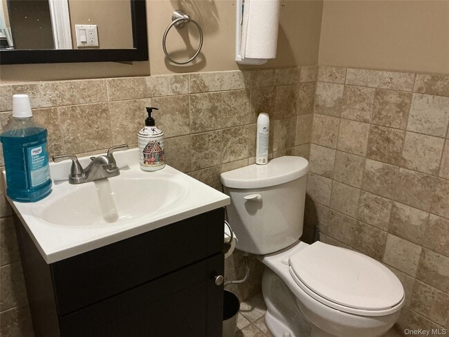 Building Photo - 12 E John St