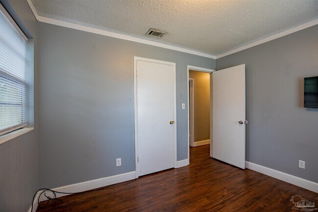 Building Photo - 4381 Bixby Cir