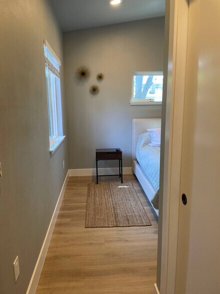 Building Photo - 198 Vía Del Sol