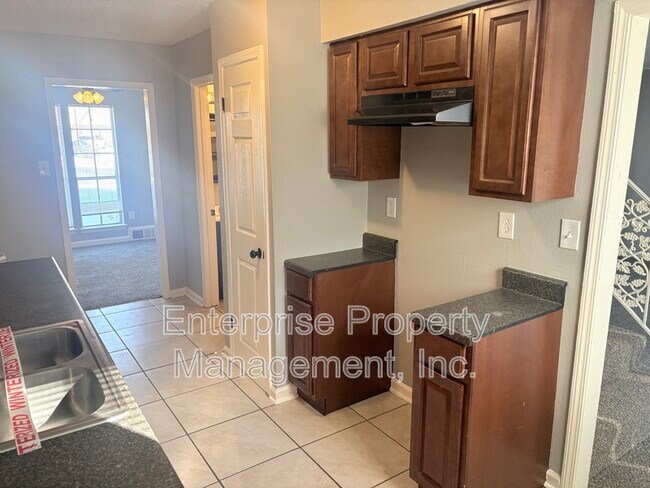 Building Photo - 3877 Camelia Cove