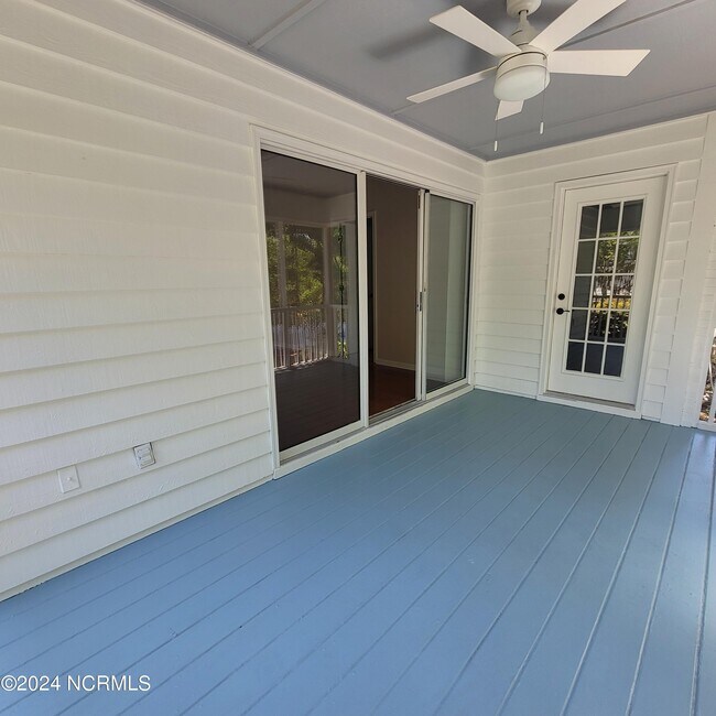 Building Photo - 7800 Cypress Island Dr
