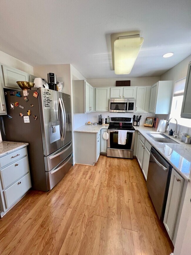 Building Photo - Gorgeous 4 Bedroom Home in Wagon Trails Neighborhood with Walking Trail Access!