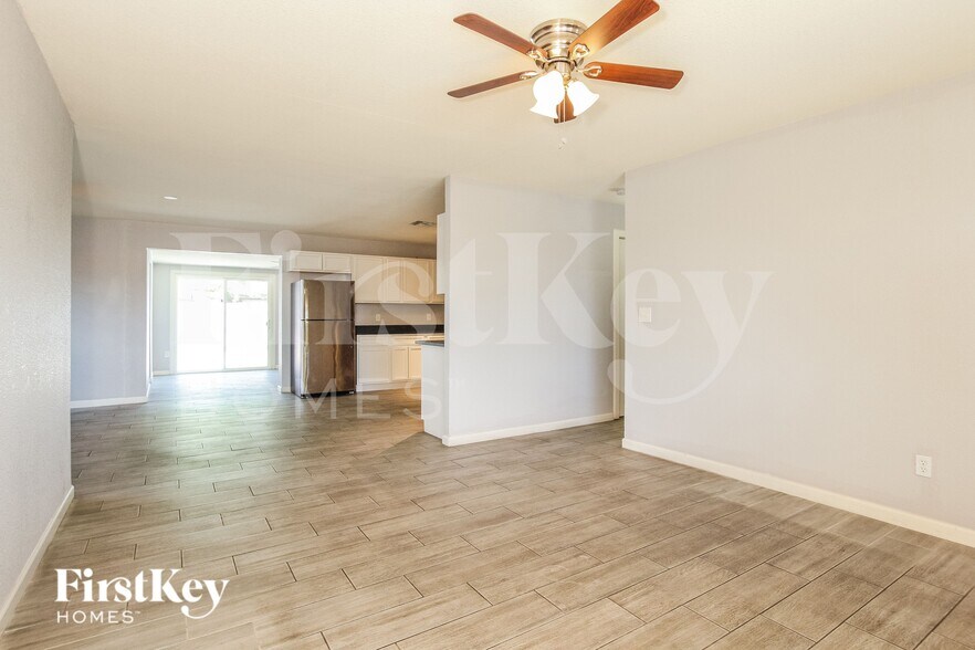 Building Photo - 3634 W Alice Ave