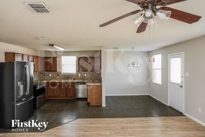 Building Photo - 1229 Candler Dr