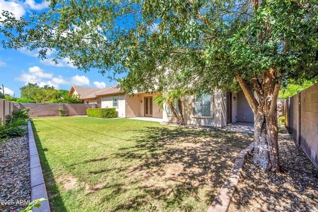 Building Photo - 4213 E Edgemont Ave