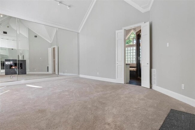 Building Photo - 3106 Sackett St