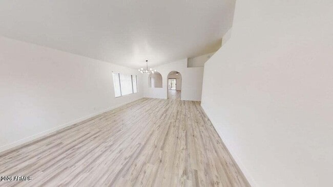 Building Photo - 4445 E Meadow Dr