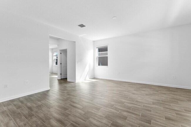 Building Photo - Modern Open-Concept Home with Designer Finishes and Community Amenities.