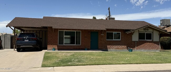 Building Photo - 8716 E Holly St