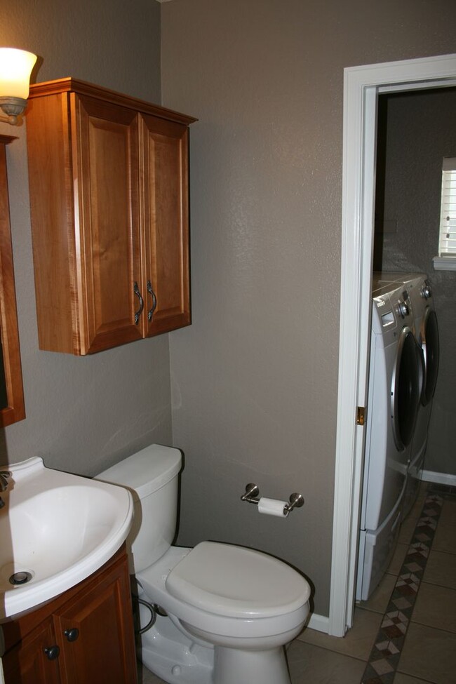 Building Photo - 10748 Appaloosa Ct