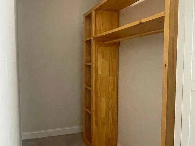 Building Photo - 1022 Hancock St