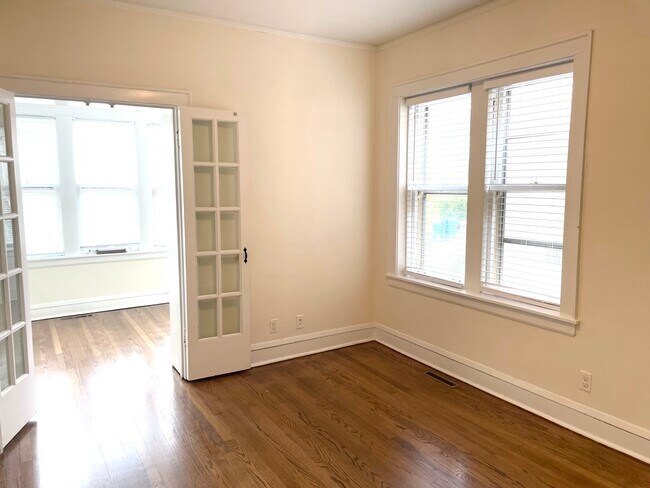 Bedroom - 2709 W Sunnyside Ave