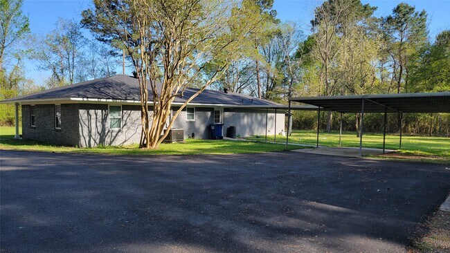 Building Photo - 2200 Joe Rushing Ln