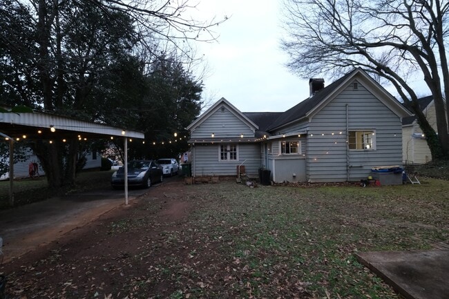 Building Photo - 179 Park Ave