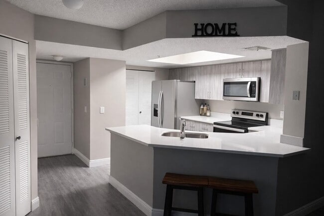 Building Photo - 5065 Wiles Rd