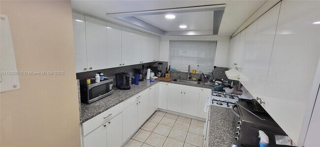 Building Photo - 7423 Big Cypress Dr