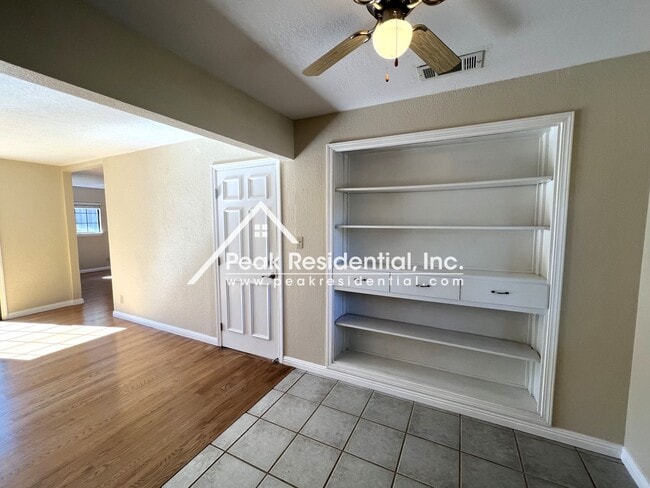 Building Photo - Wonderful 3bd/2ba Orangevale Home with Spa...