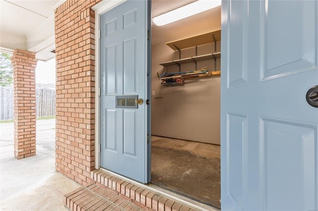 Building Photo - 1703 Pebble Creek Dr