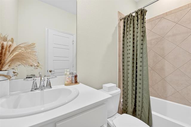 Building Photo - 2261 Obsidian Dr