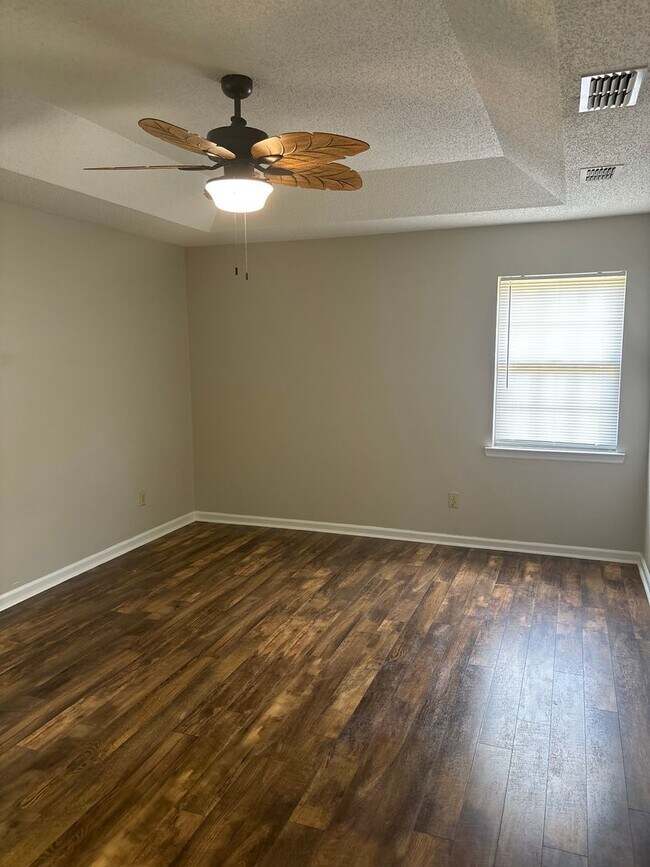 Building Photo - 1313 Crossgate Ct