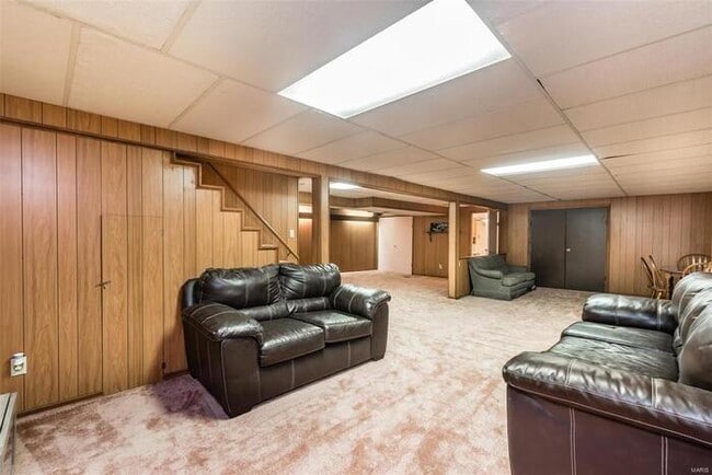 Building Photo - Fantastic 3bd/3ba home! Coming soon!