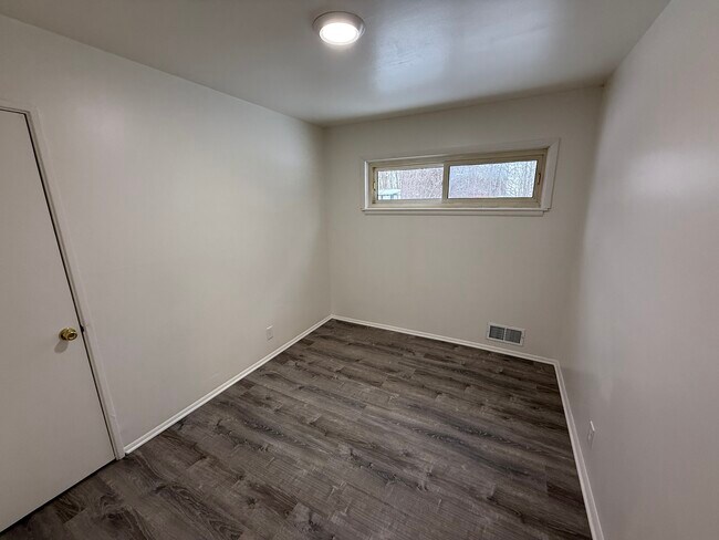 Building Photo - 310 W Princeton Ave