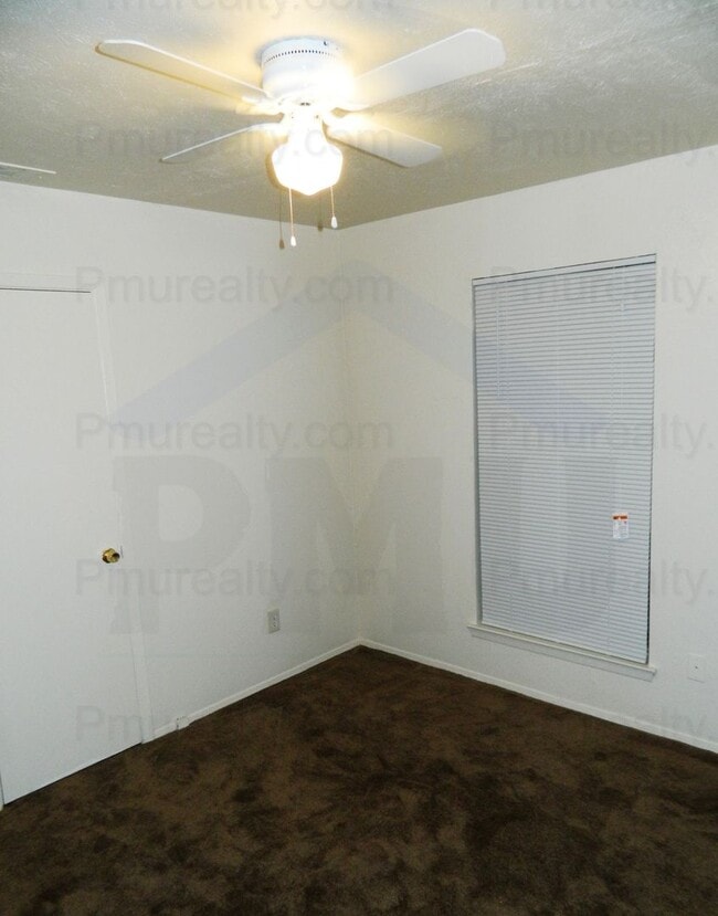 Building Photo - AVAILABLE NOW!!! 3-Bed 2-Bath with 2-car Garage