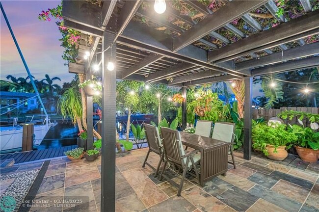 Building Photo - 1200 Guava Isle