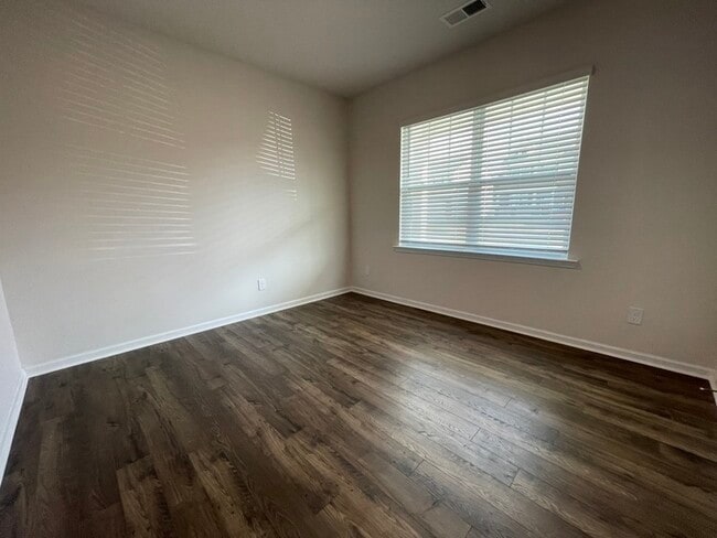 Building Photo - 11009 Austin Estates Dr