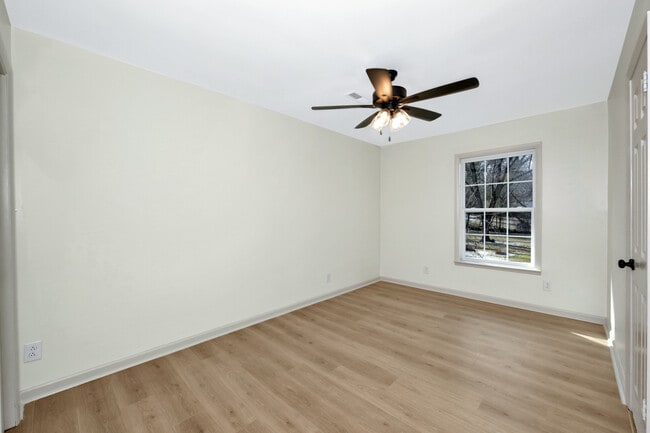 Building Photo - 4613 Ardmore Dr NW