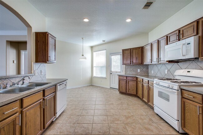 Building Photo - 9907 Valance Way