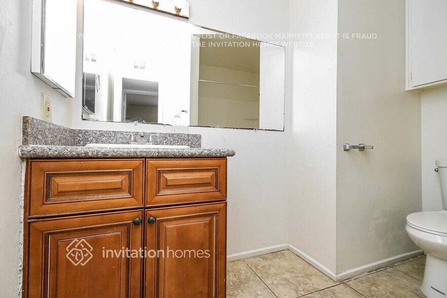 Building Photo - 3526 S Shafer Dr