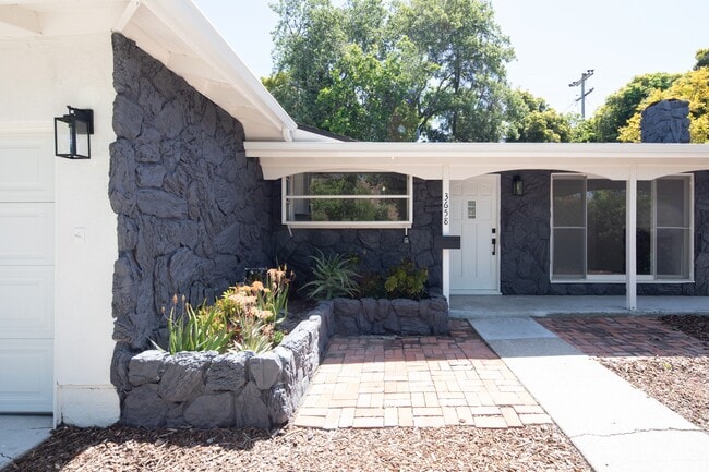 Building Photo - 3658 Lawnwood Ct