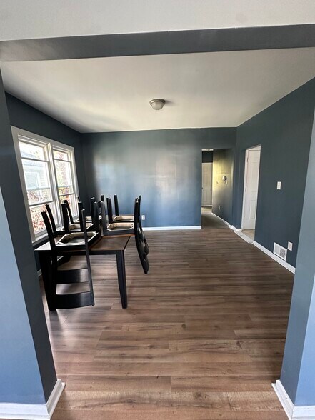 Dining Room - 2471 Ford St