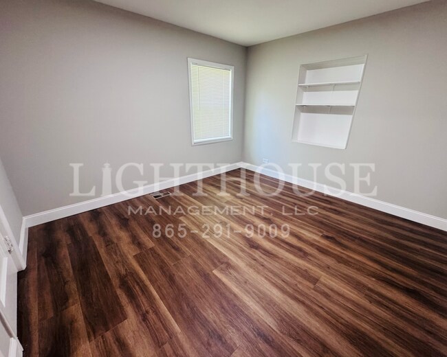 Building Photo - 627 Avenue A