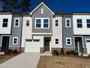 Building Photo - 3303 Oak Pass Dr