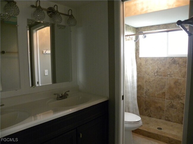 Building Photo - 14807 Crooked Pond Ct