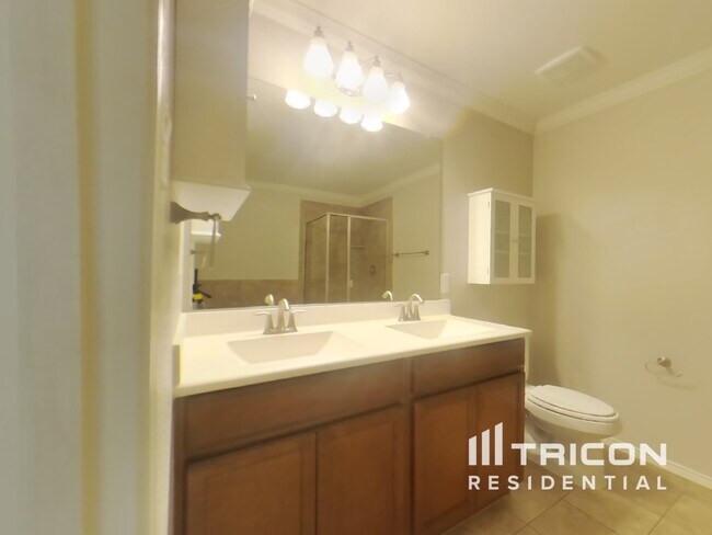 Building Photo - 12308 Shine Ave